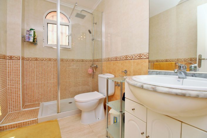 Image No.11-3 Bed Townhouse for sale