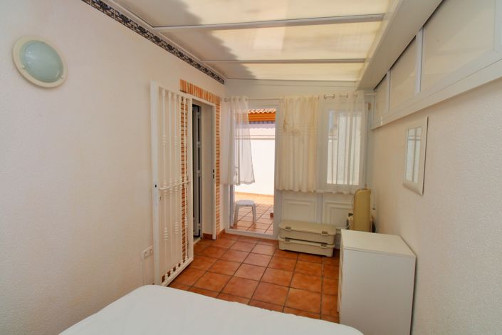 Image No.19-3 Bed Townhouse for sale