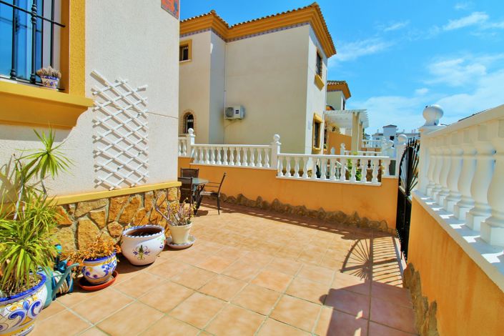 Image No.26-3 Bed Townhouse for sale