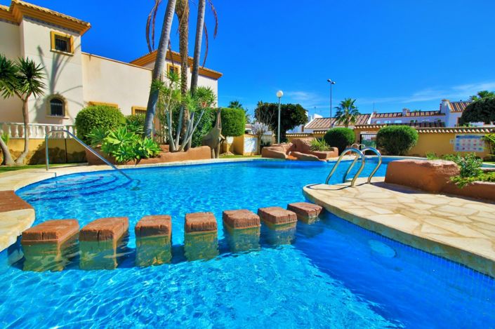 Image No.28-3 Bed Townhouse for sale