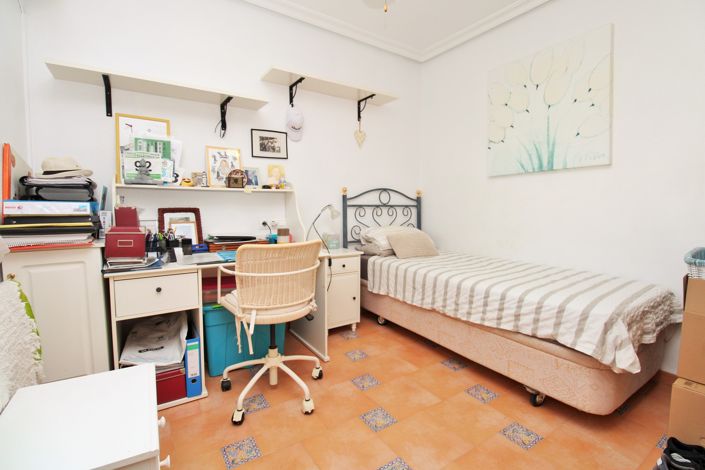 Image No.18-2 Bed Townhouse for sale
