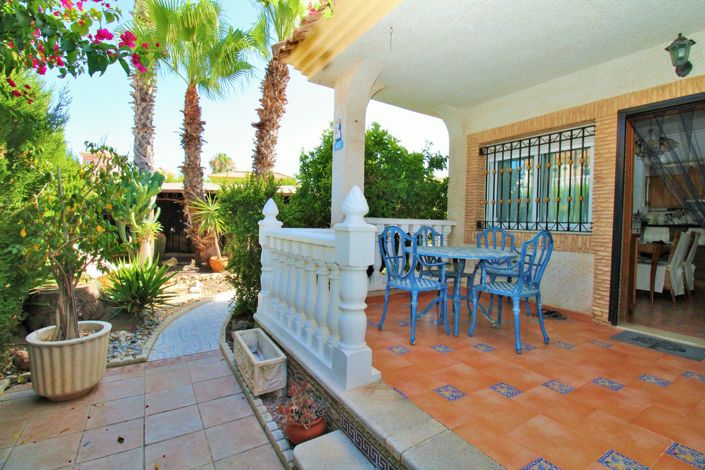 Image No.20-2 Bed Townhouse for sale