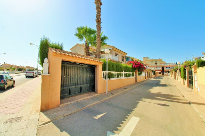 Image No.28-2 Bed Townhouse for sale