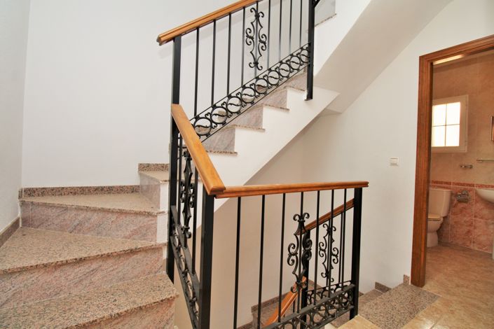 Image No.19-3 Bed Townhouse for sale