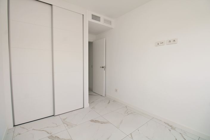 Image No.20-2 Bed Apartment for sale