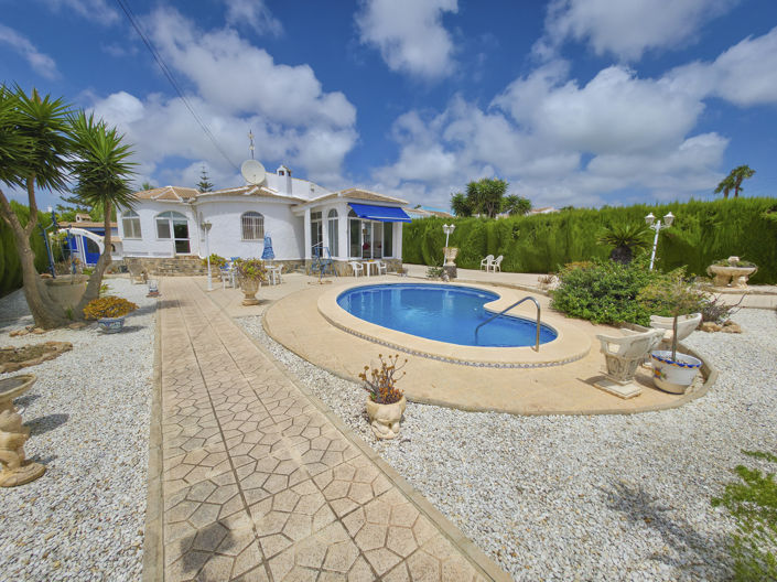 Image No.2-Villa de 3 chambres à vendre à Torrevieja