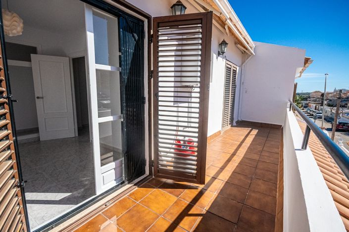 Image No.15-3 Bed Townhouse for sale