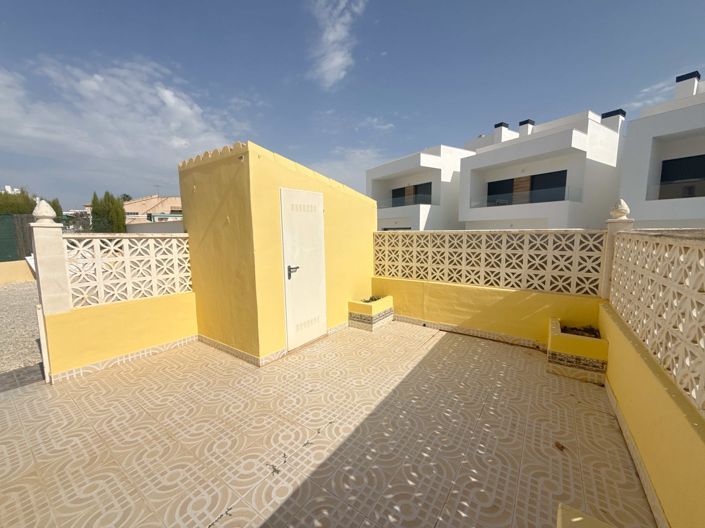 Image No.17-3 Bed Townhouse for sale