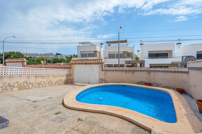 Image No.3-3 Bed Villa for sale
