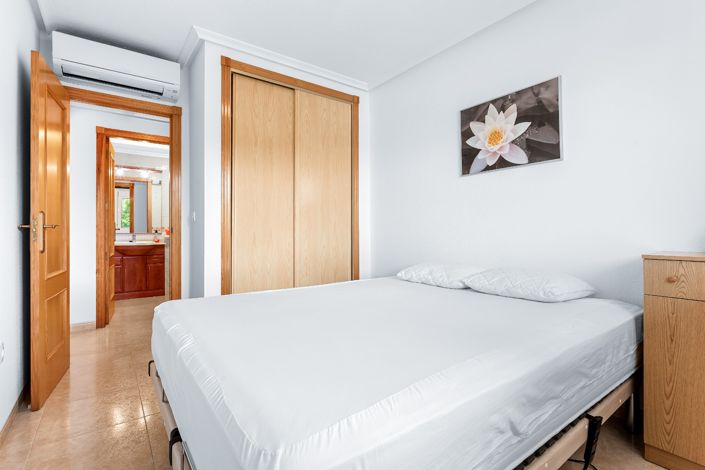 Image No.20-2 Bed Apartment for sale