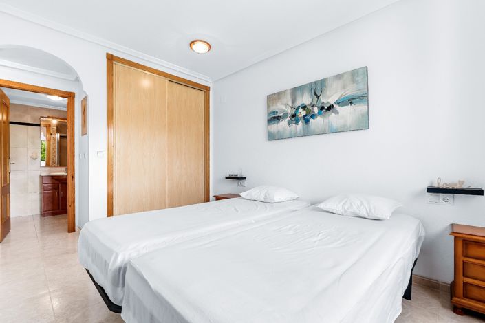 Image No.23-2 Bed Apartment for sale