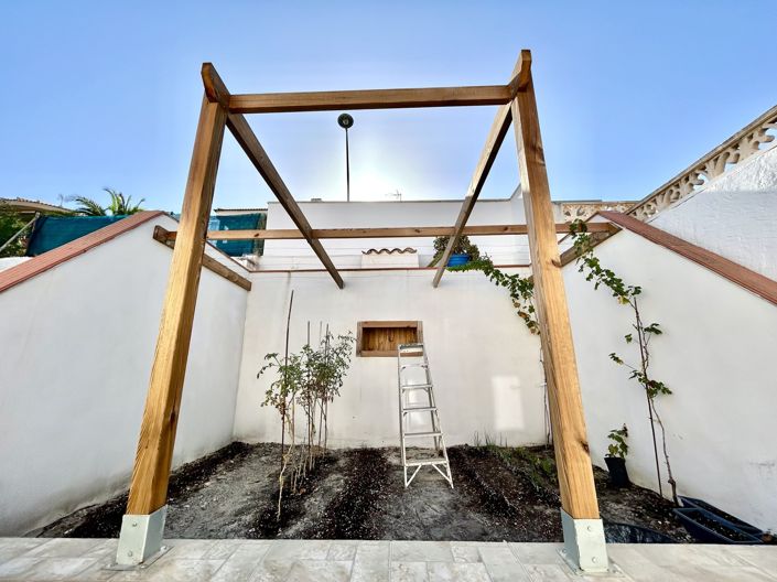 Image No.20-3 Bed Townhouse for sale