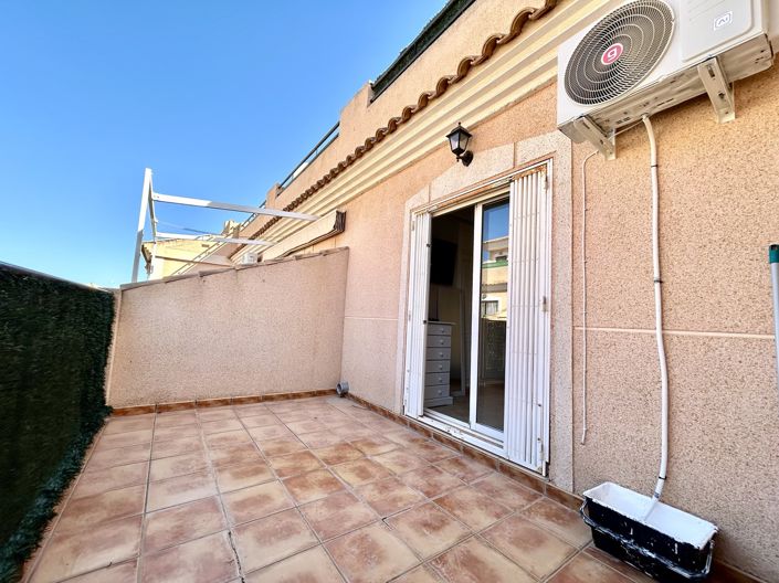 Image No.15-3 Bed Townhouse for sale
