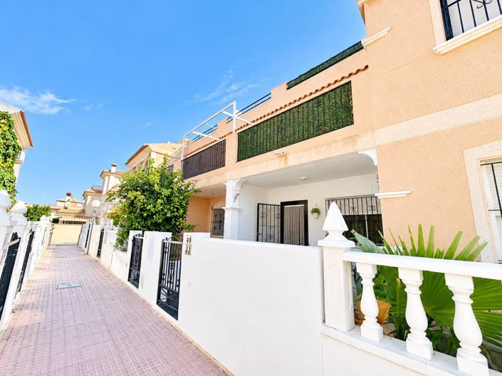 Image No.2-3 Bed Townhouse for sale