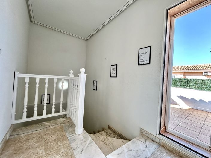 Image No.26-3 Bed Townhouse for sale