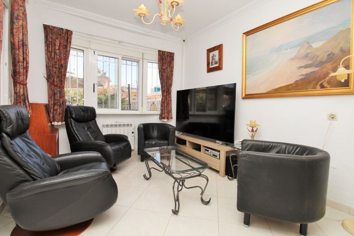 Image No.8-3 Bed Villa for sale