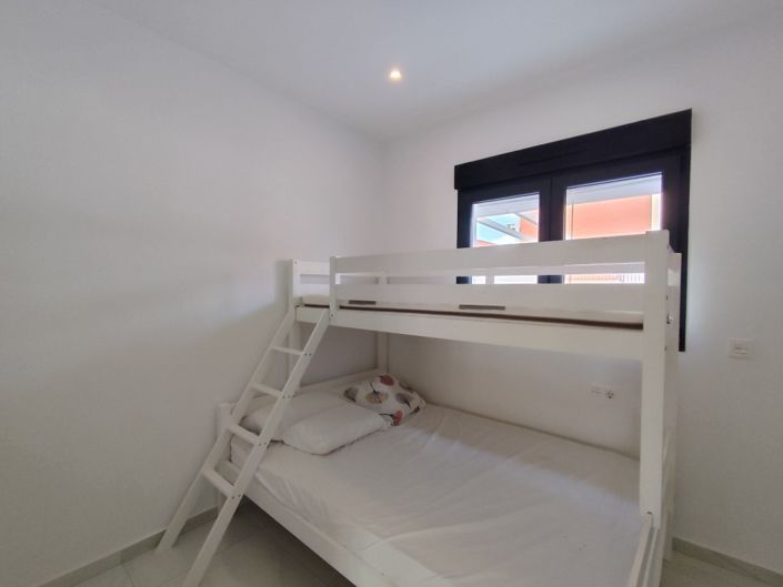 Image No.10-3 Bed Townhouse for sale