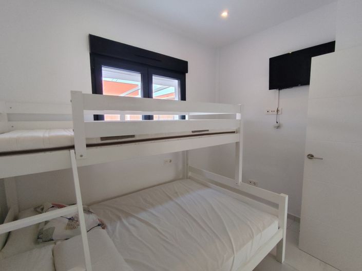 Image No.11-3 Bed Townhouse for sale