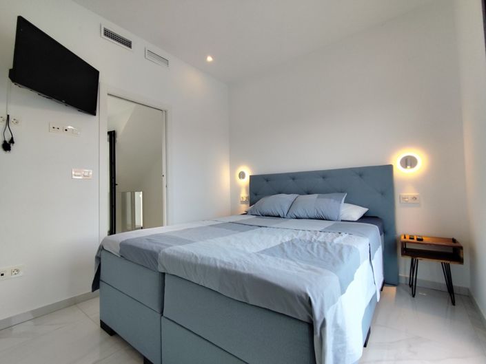 Image No.16-3 Bed Townhouse for sale