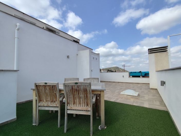 Image No.27-3 Bed Townhouse for sale