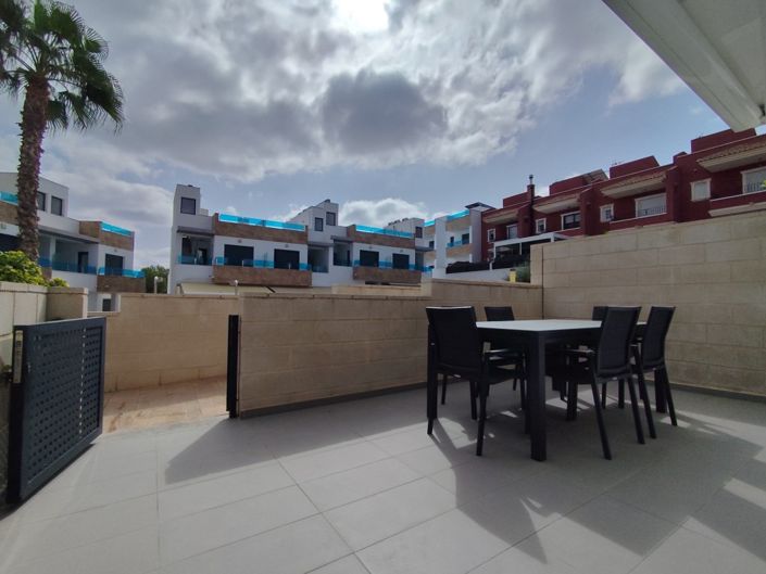 Image No.31-3 Bed Townhouse for sale