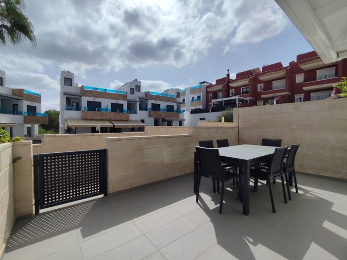 Image No.32-3 Bed Townhouse for sale