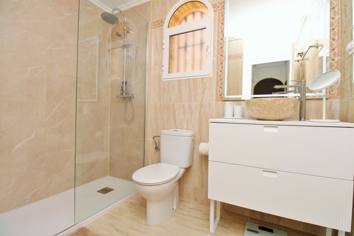 Image No.16-2 Bed Apartment for sale