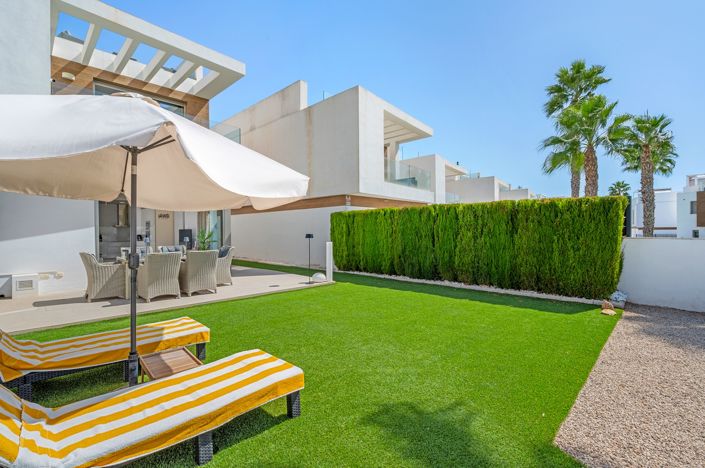 Image No.3-3 Bed Villa for sale