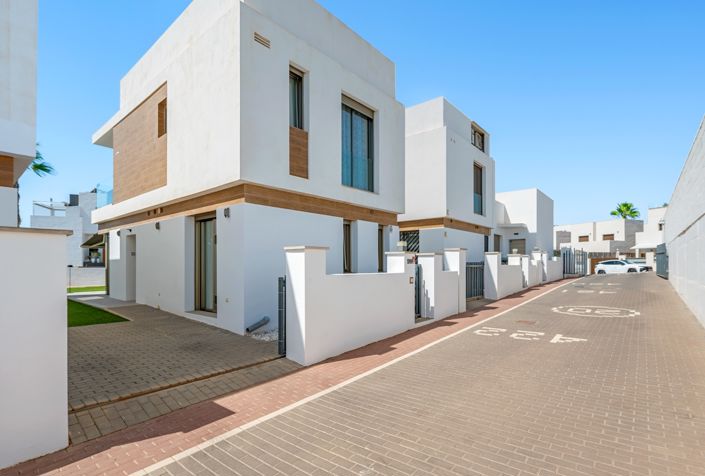Image No.32-3 Bed Villa for sale