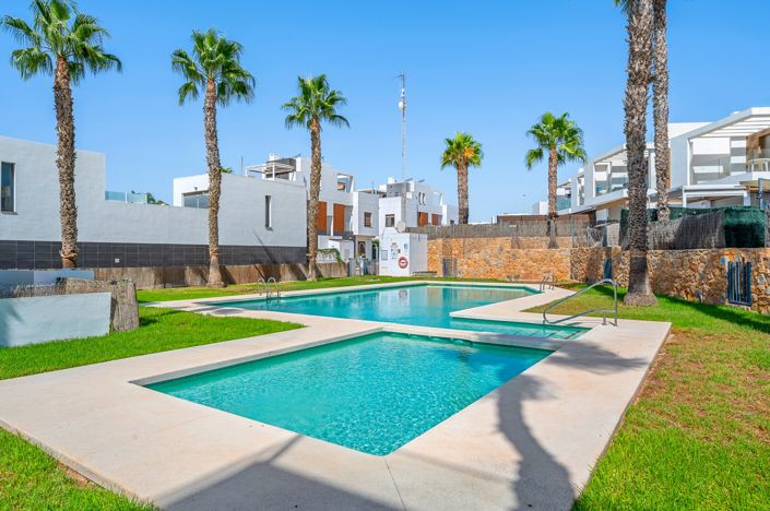 Image No.37-3 Bed Villa for sale