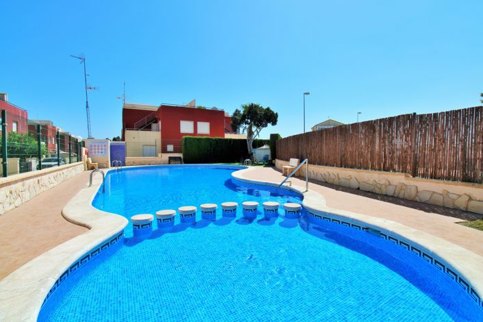 Image No.30-3 Bed Townhouse for sale