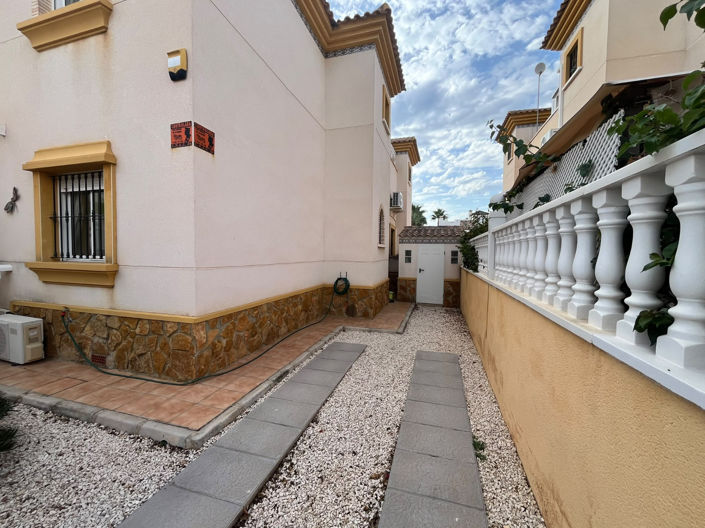 Image No.16-3 Bed Townhouse for sale