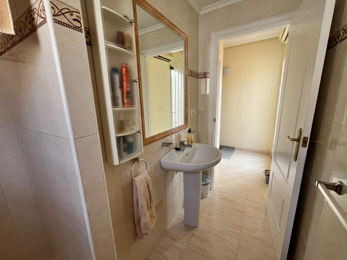 Image No.38-3 Bed Townhouse for sale