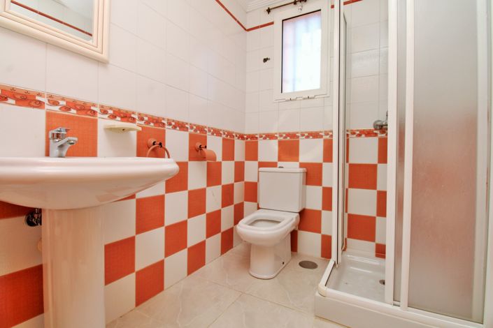 Image No.21-3 Bed Apartment for sale