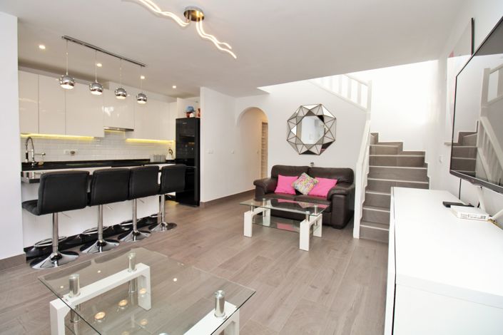 Image No.6-3 Bed Townhouse for sale