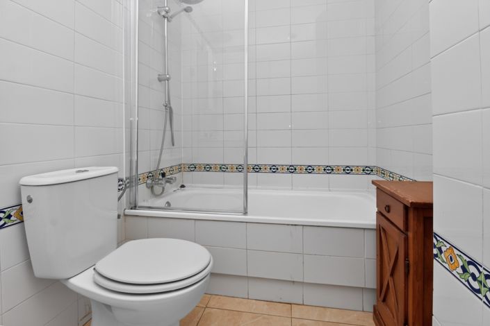 Image No.12-2 Bed Apartment for sale