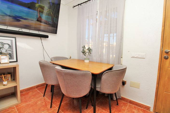 Image No.12-3 Bed Townhouse for sale