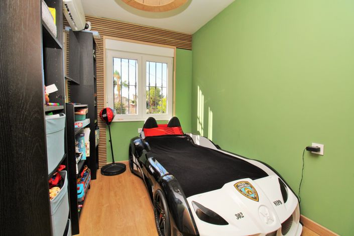 Image No.16-3 Bed Townhouse for sale
