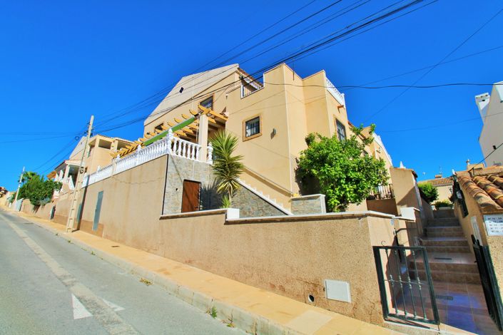 Image No.2-3 Bed Townhouse for sale