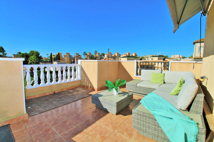 Image No.20-3 Bed Townhouse for sale
