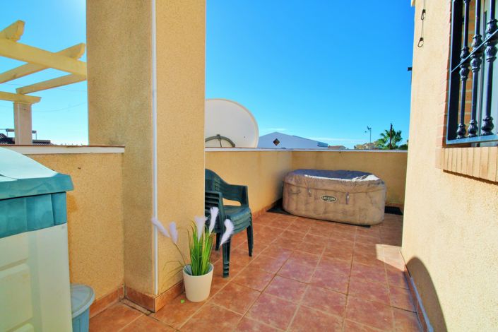 Image No.24-3 Bed Townhouse for sale