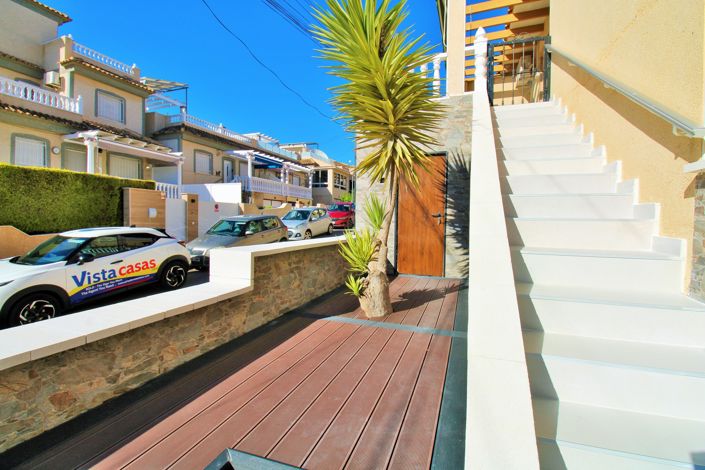 Image No.26-3 Bed Townhouse for sale