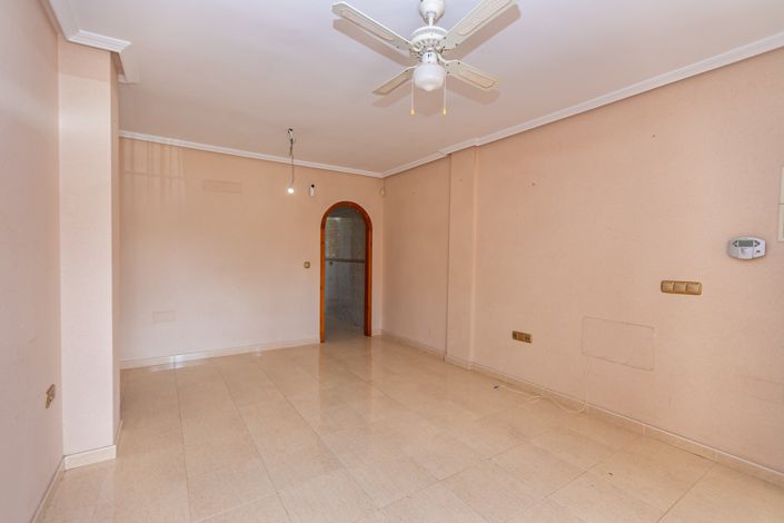 Image No.10-Appartement de 2 chambres à vendre