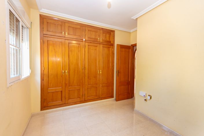 Image No.18-Appartement de 2 chambres à vendre