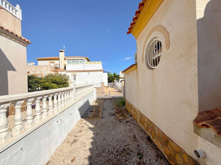 Image No.26-3 Bed Townhouse for sale
