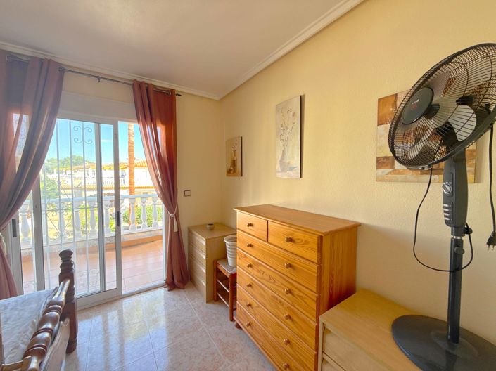 Image No.6-3 Bed Townhouse for sale