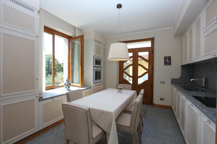 Image No.12-6 Bed Villa for sale