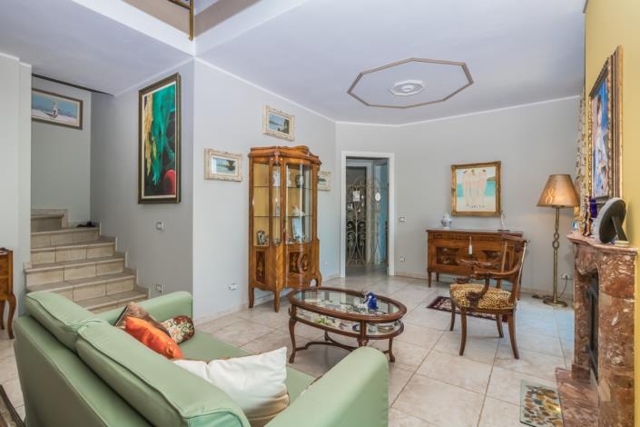 Image No.11-3 Bed Villa for sale