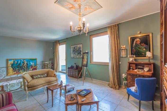 Image No.13-3 Bed Villa for sale