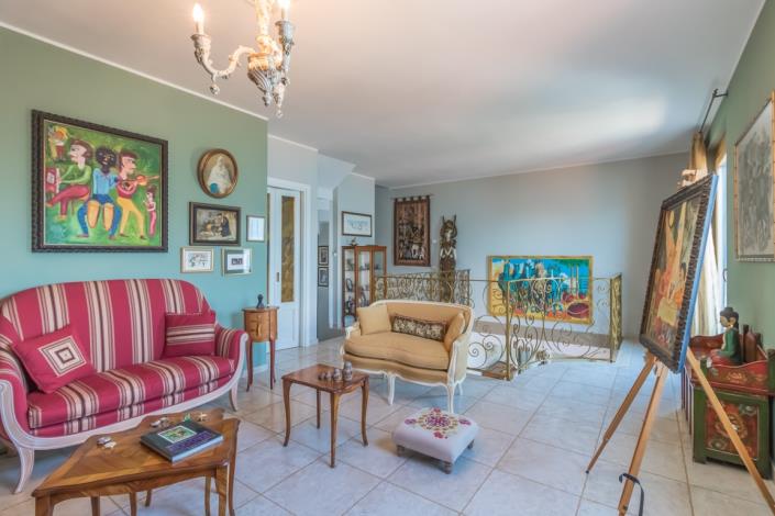 Image No.18-3 Bed Villa for sale